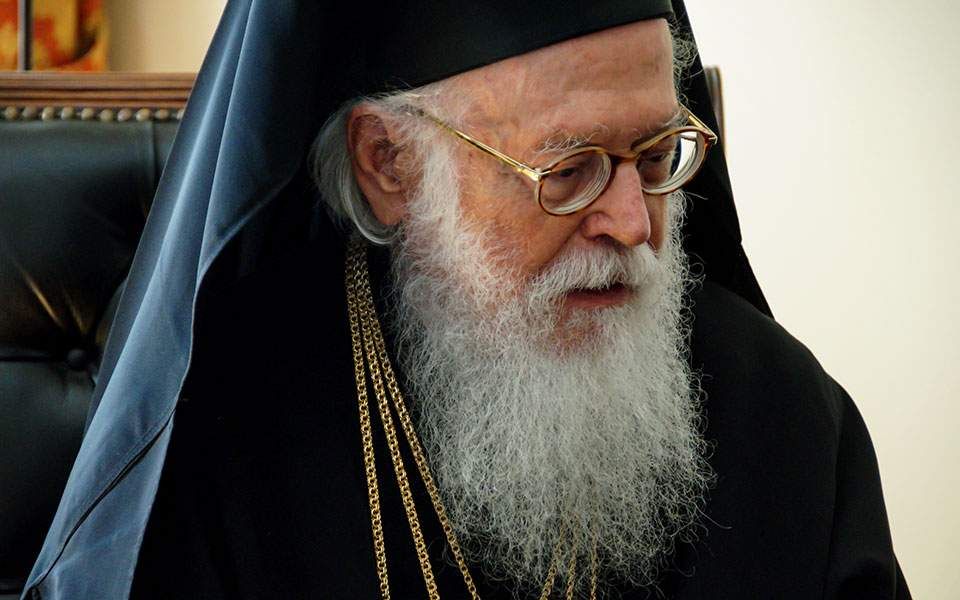 Θετικός στον Covid ο Αρχιεπίσκοπος Αλβανίας Αναστάσιος - Με ελληνικό C-130 στην Αθήνα