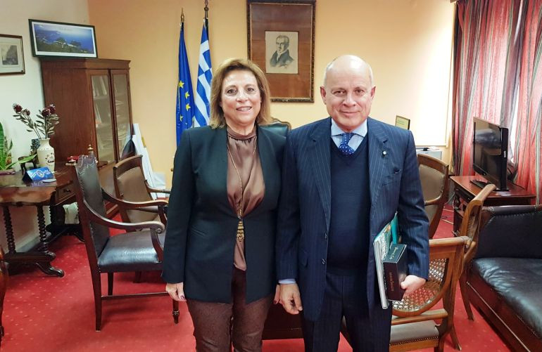 Ο Πρέσβης της Ιταλίας στην Αθήνα στο γραφείο της Αντιπεριφερειάρχη Κέρκυρας