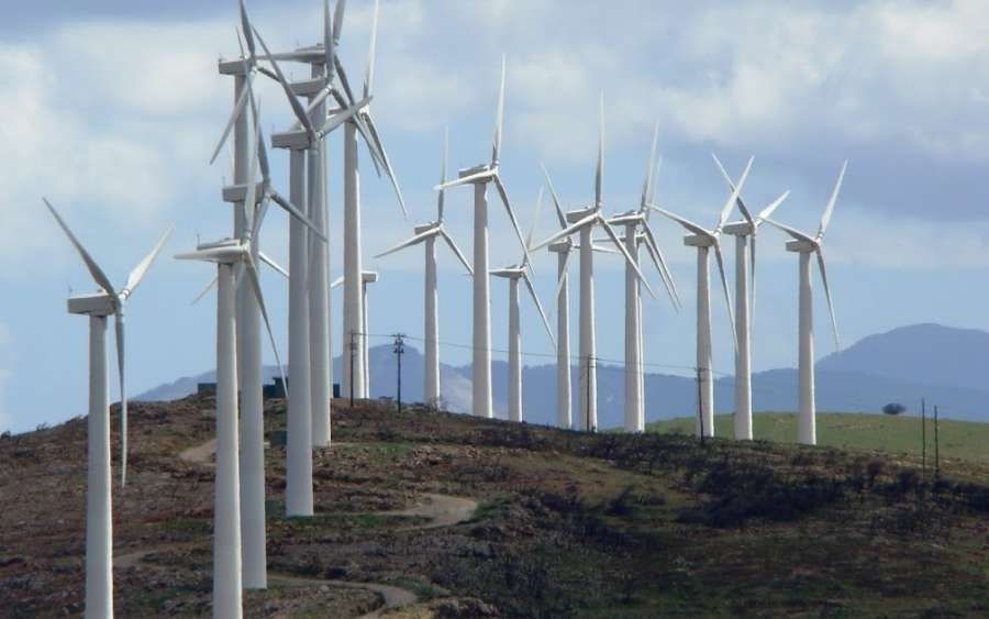 Η Λαϊκή Συσπείρωση εναντίον Κράτσα και Γαλιατσάτου για τις ανεμογεννήτριες