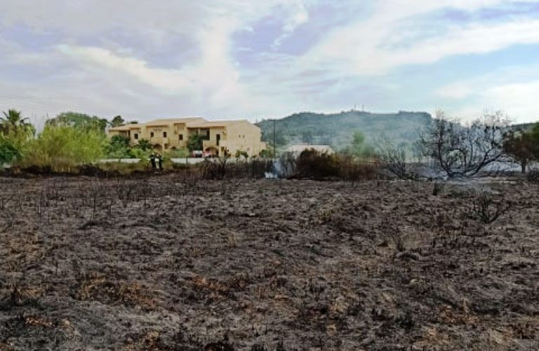Πέντε στρέμματα έκαψε η πυρκαγιά στον Ασπρόκαβο - Τέθηκε υπό μερικό έλεγχο (photos)