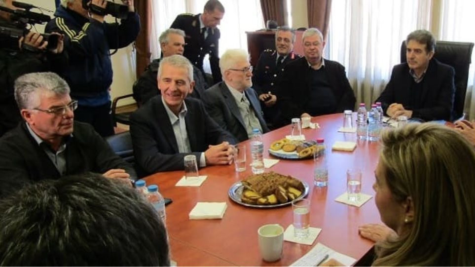 Χρυσοχοΐδης στα Γιάννινα: «Απόρθητα, σύντομα, τα σύνορά μας»
