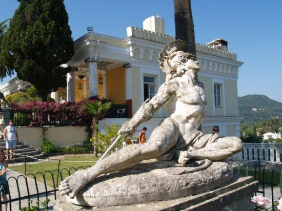 ΣΥΡΙΖΑ Κέρκυρας: Λόγω της καθυστέρησης της ΕΤΑΔ, κινδυνεύει η χρηματοδότηση για το Αχίλλειο