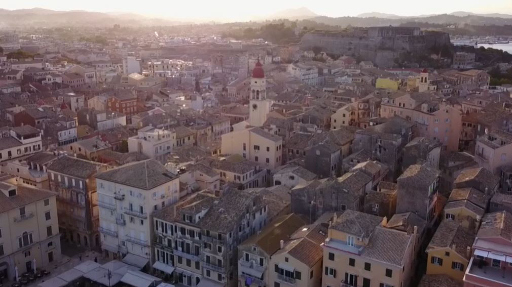 Το restart της κερκυραϊκής αγοράς - Τα ρολά σηκώνονται (video)