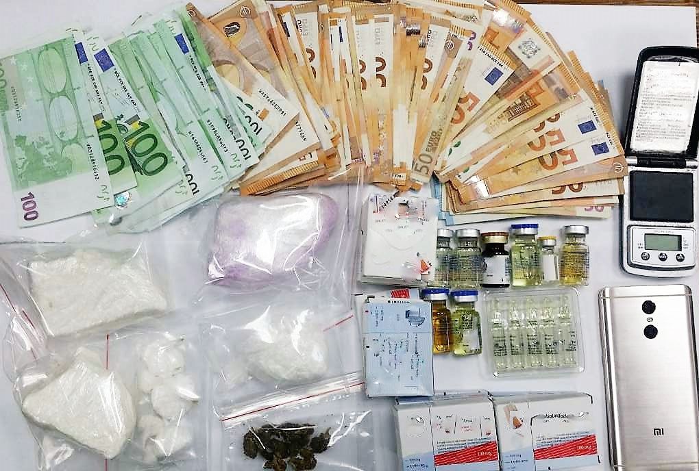 Χειροπέδες σε 35χρονο για διακίνηση κοκαΐνης, αναβολικών & κάνναβης