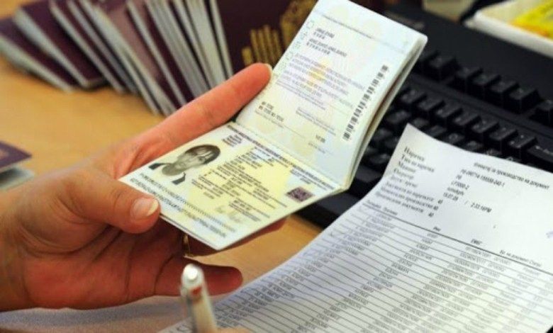 Στα χέρια της ΕΛ.ΑΣ. 58χρονη με διεθνές ένταλμα σύλληψης