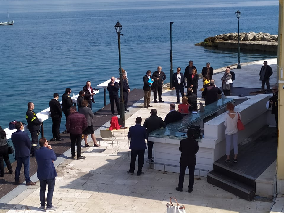 Σε εξωτερικό χώρο στο Φαληράκι η σύσκεψη για τη διαχείριση της κρίσης του κορωνοϊού (video)