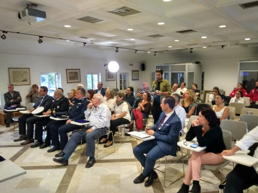 Βραβεύθηκαν εθελοντές και φορείς για τη συμβολή τους στον Ημιμαραθώνιο Κέρκυρας (photos)