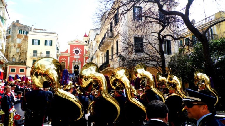 Οι ορχήστρες πνευστών: Ιστορία και τοπικές προοπτικές με βάση τη διεθνή πραγματικότητα*