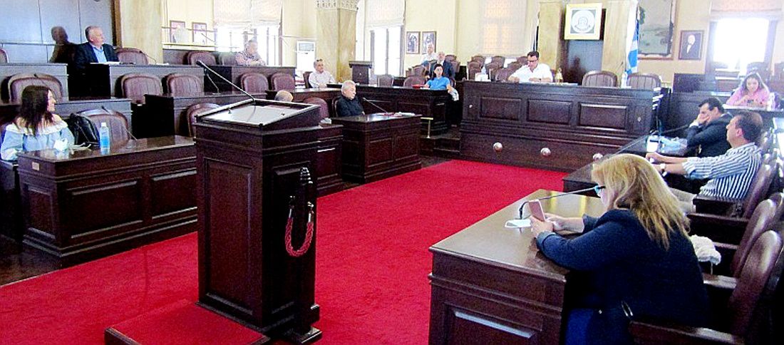 Ομόφωνο «ναι» στους Παξούς… Στους ΧΥΤΑ του Ελληνικού και της Βλαχέρνας, τα απορρίμματα!