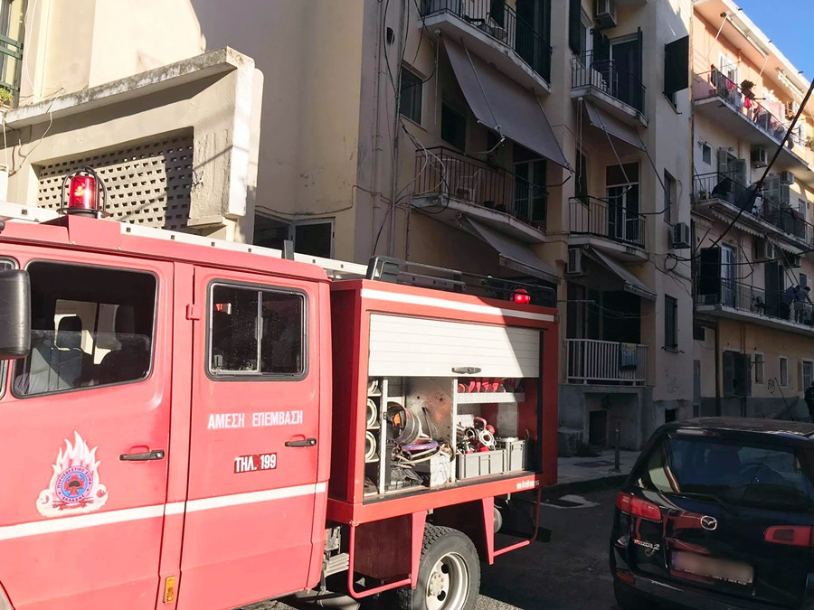 Άμεσα έσβησε φωτιά σε αμάξι στη Μιλτιάδου Μαργαρίτη