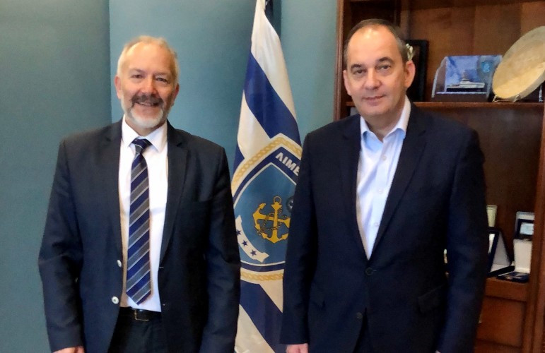 Σύμφωνος και ο Πλακιωτάκης για τα MegaYacht στο λιμάνι της Κέρκυρας