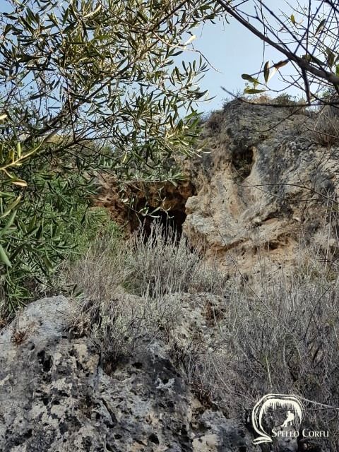 Ο σπηλαιολόγος René van Vliet και ο θρύλος της «Καμένης Γράβας» στον Σταυρό!