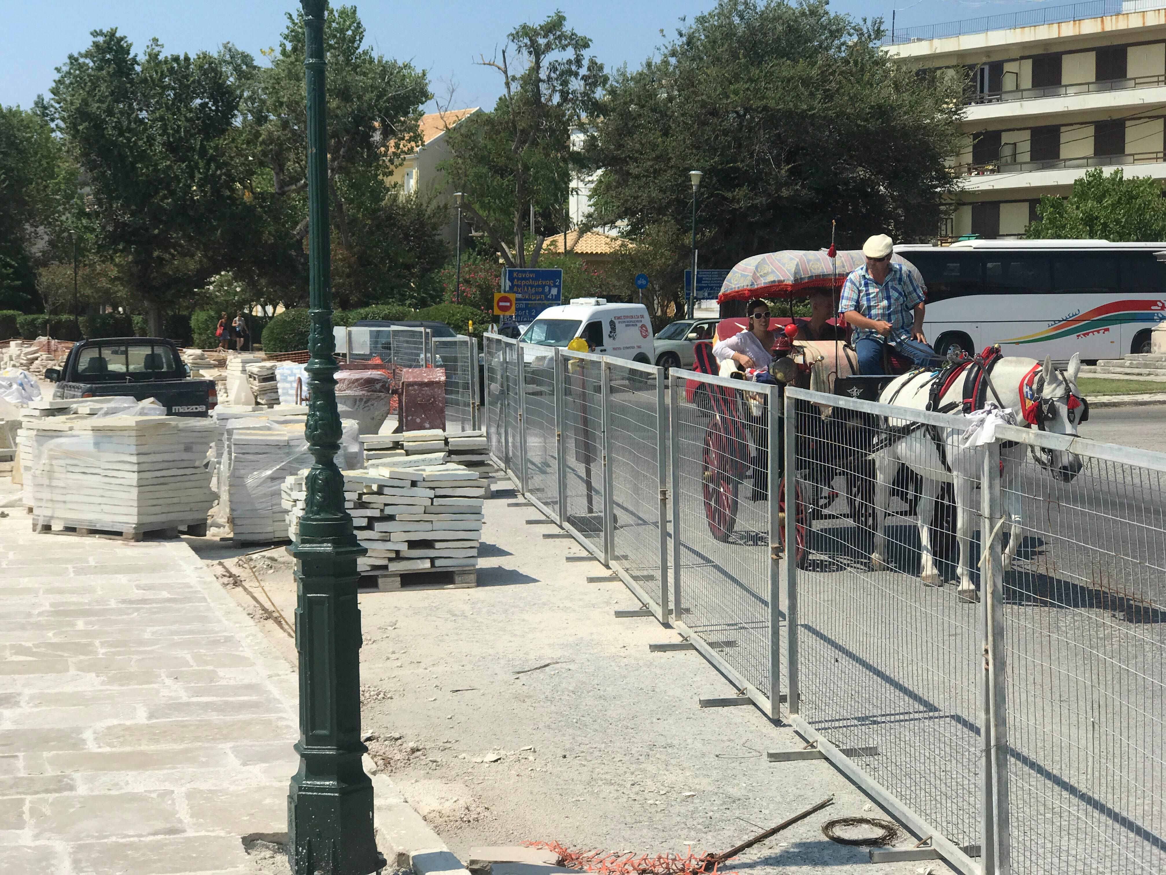 Εμείς σπατσάραμε με την παραλιακή, βρείτε τα τώρα με την Κτηματική Εταιρεία του Δημοσίου, λέει ο ΟΛΚΕ
