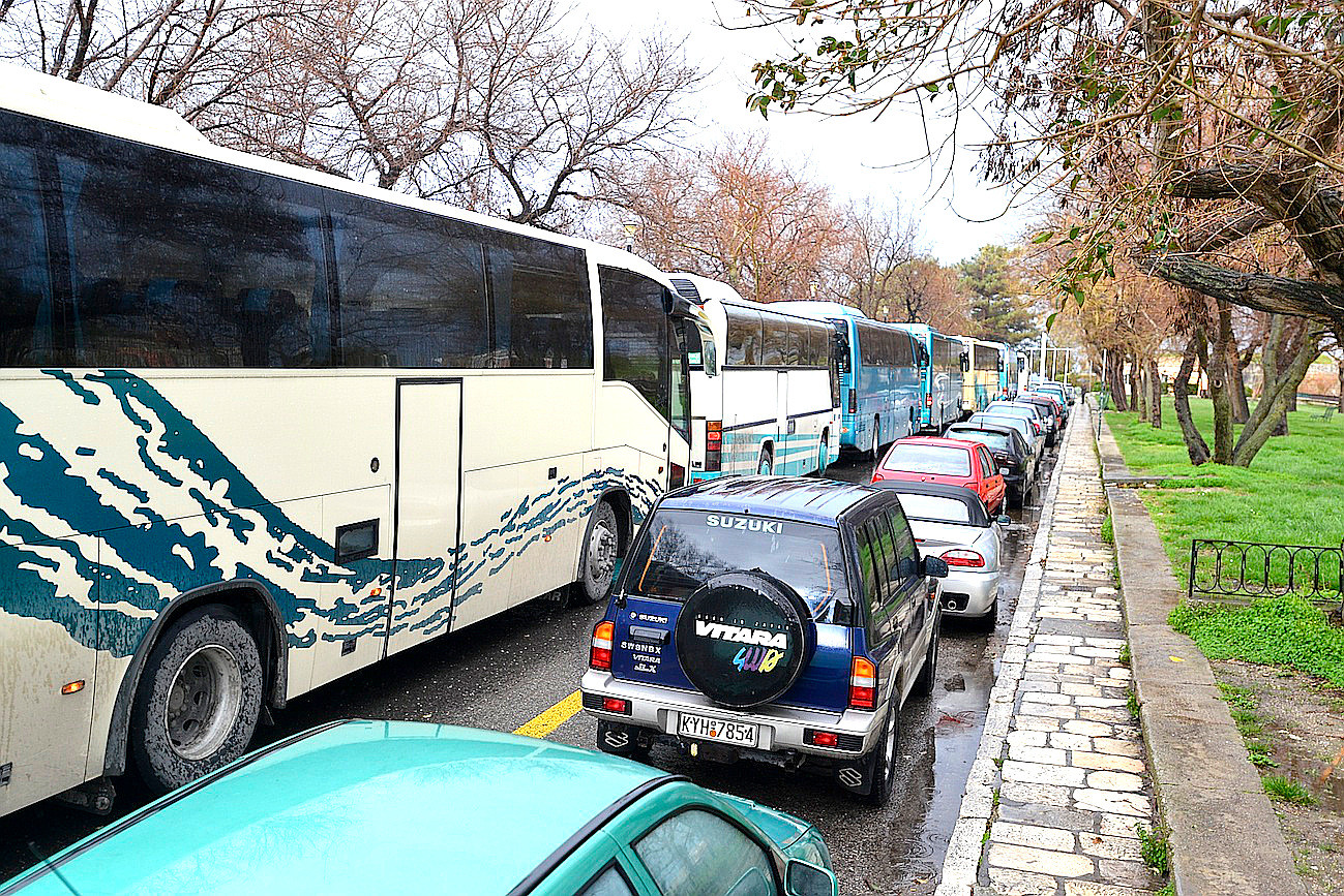 Και οι οδηγοί τουριστικών λεωφορείων στη διαμαρτυρία στην Πόρτα Ριάλα
