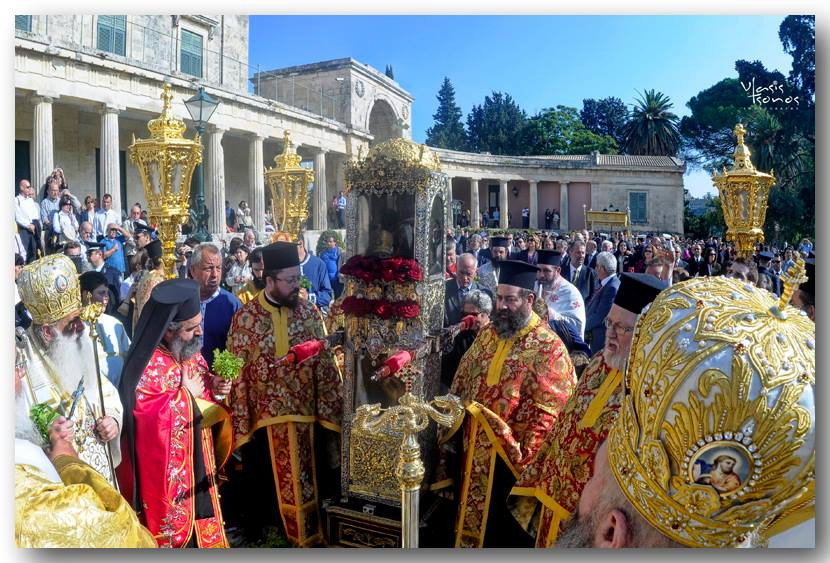 Η πορεία της Λιτανείας Αγίου Σπυρίδωνος – Το Πρωτοκύριακο στην Κέρκυρα