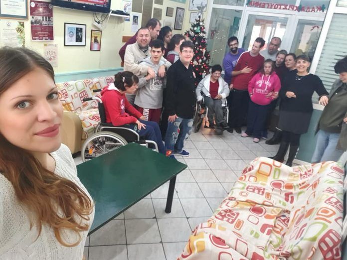 Μύρισαν... Χριστούγεννα στη «Μέλισσα»! (photos)