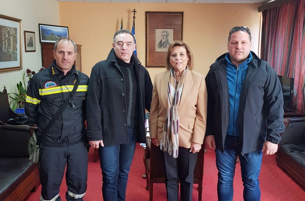 Με την αντιπεριφερειάρχη Κέρκυρας συναντήθηκαν εκπρόσωποι των Πυροσβεστών