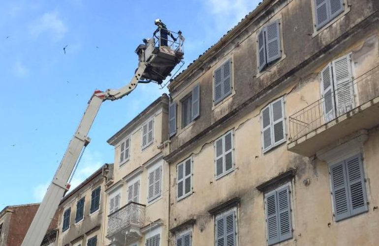 Καταγραφή επικίνδυνων σκεπών στο Ιστορικό Κέντρο από την Πυροσβεστική & την Πολιτική Προστασία