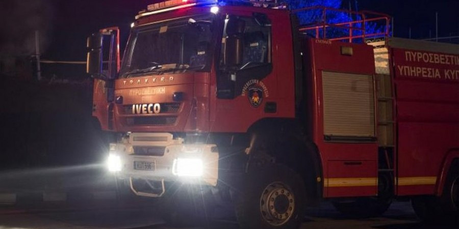 Φωτιά σε μίνι μάρκετ τα ξημερώματα στον Ανεμόμυλο