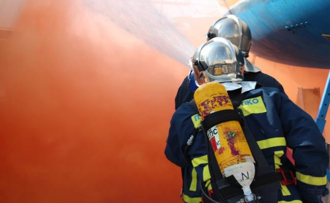 Υλικές ζημιές από πυρκαγιά σε κουζίνα εστιατορίου στους Περουλάδες