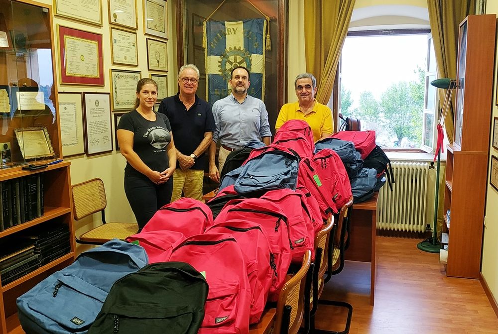 Corfu Rotary Club donates school supplies to 65 pupils