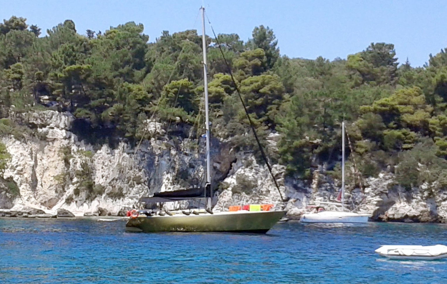 Εντοπίστηκε παράνομα ναυλωμένο σκάφος στους Παξούς