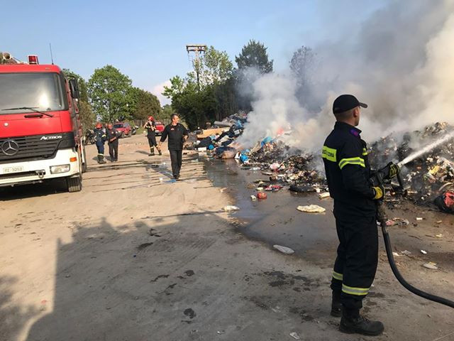 ΤΕΕ: Μην καίτε τα σκουπίδια, όλοι μας καταναλώνουμε διοξίνες!
