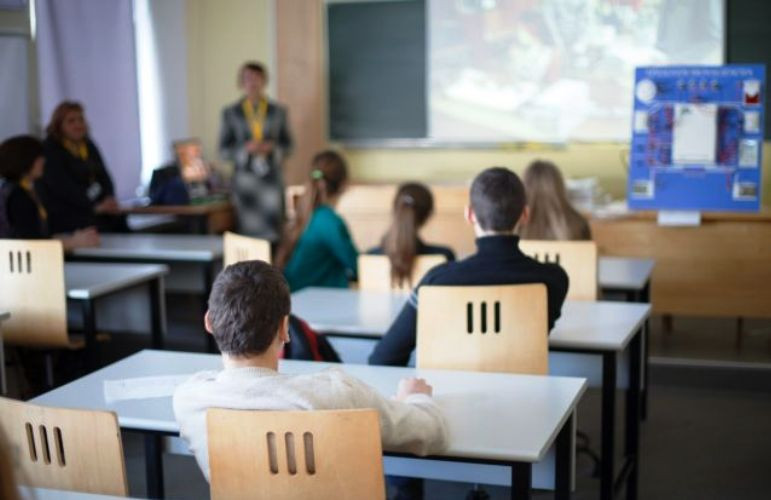Να κλείσει το σχολείο αν δεν έρθουν καθαρίστριες, ζητούν οι γονείς του 6ου Δημοτικού Κέρκυρας