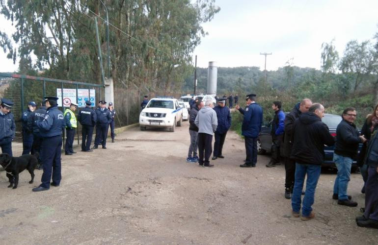 Καζάνι που βράζει το Τεμπλόνι, ανυποχώρητοι οι κάτοικοι