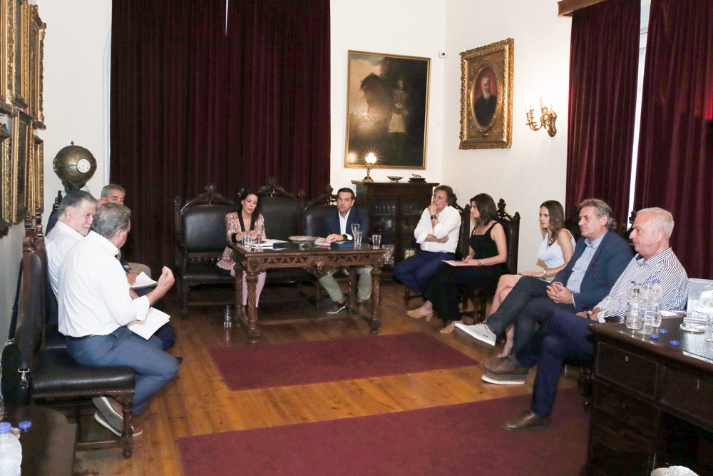 «Την έπεσαν» οι Δήμαρχοι Κέρκυρας στον Τσίπρα για απορρίμματα και Ερημίτη