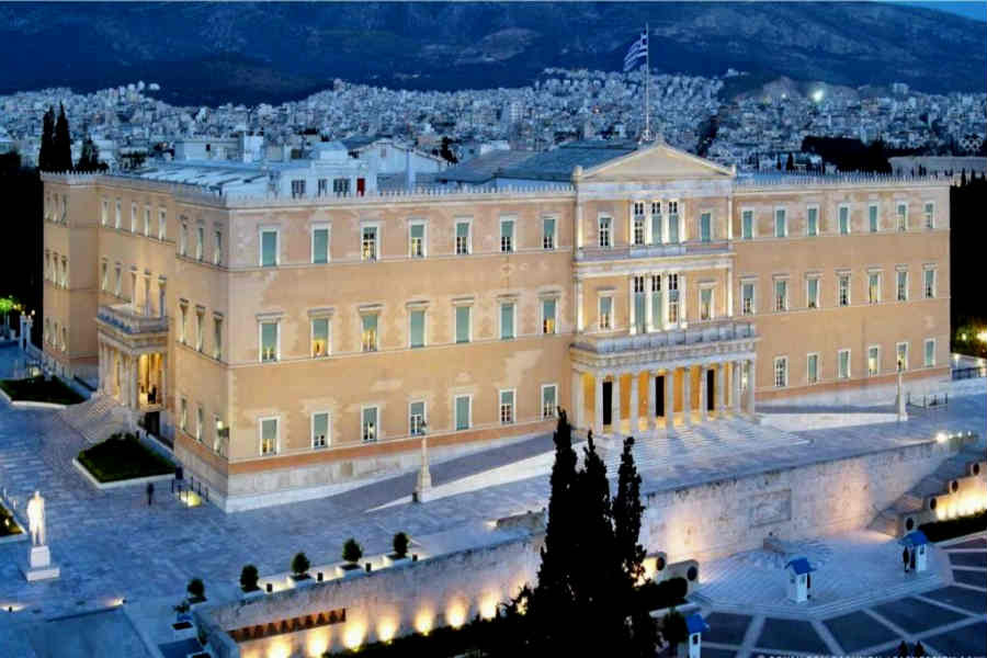 Πέρασε κατά πλειοψηφία στη Βουλή το Φορολογικό Νομοσχέδιο