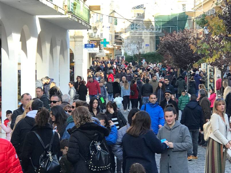 Κέρκυρα με χριστουγεννιάτικη διάθεση και... ανοιξιάτικο καιρό! (photos)